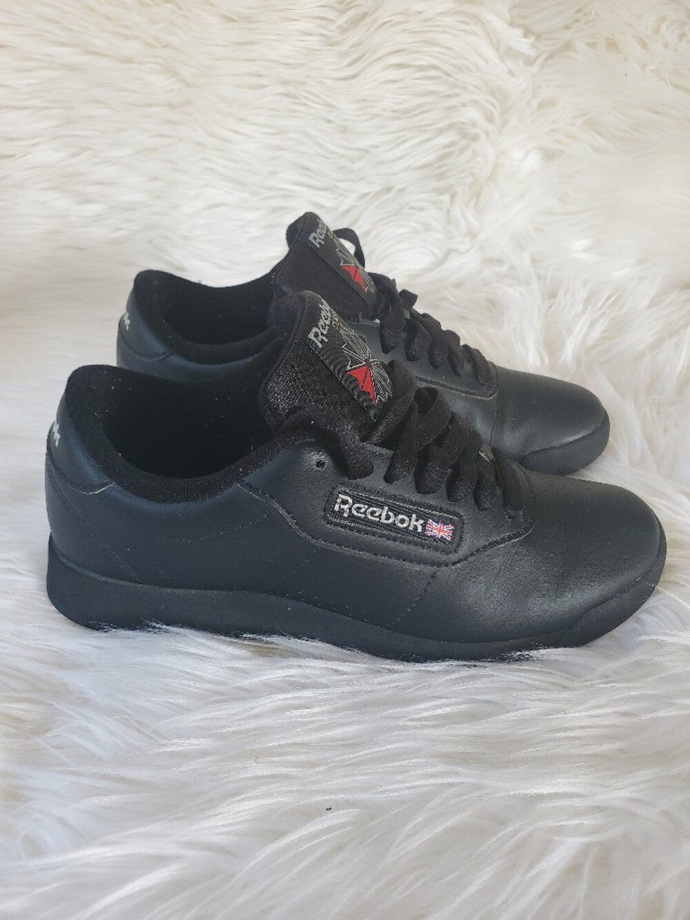 Reebok Princess Women's Black Classic Athletic Running Walking Shoes SZ 6